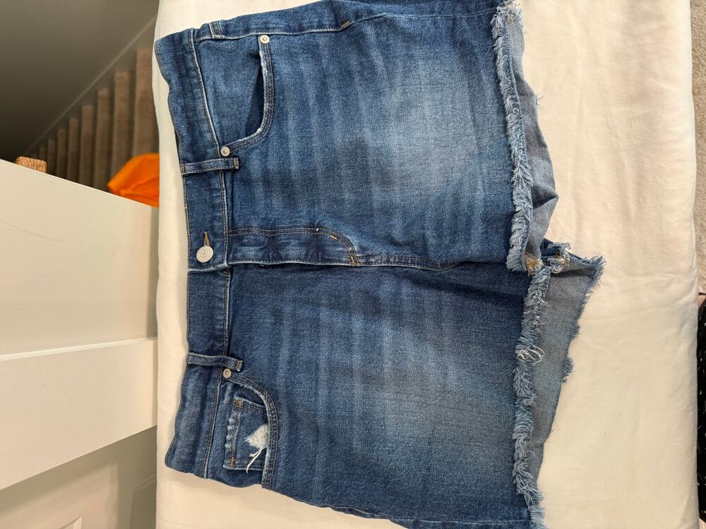 made and loved LOFT cut off denim shorts SZ10